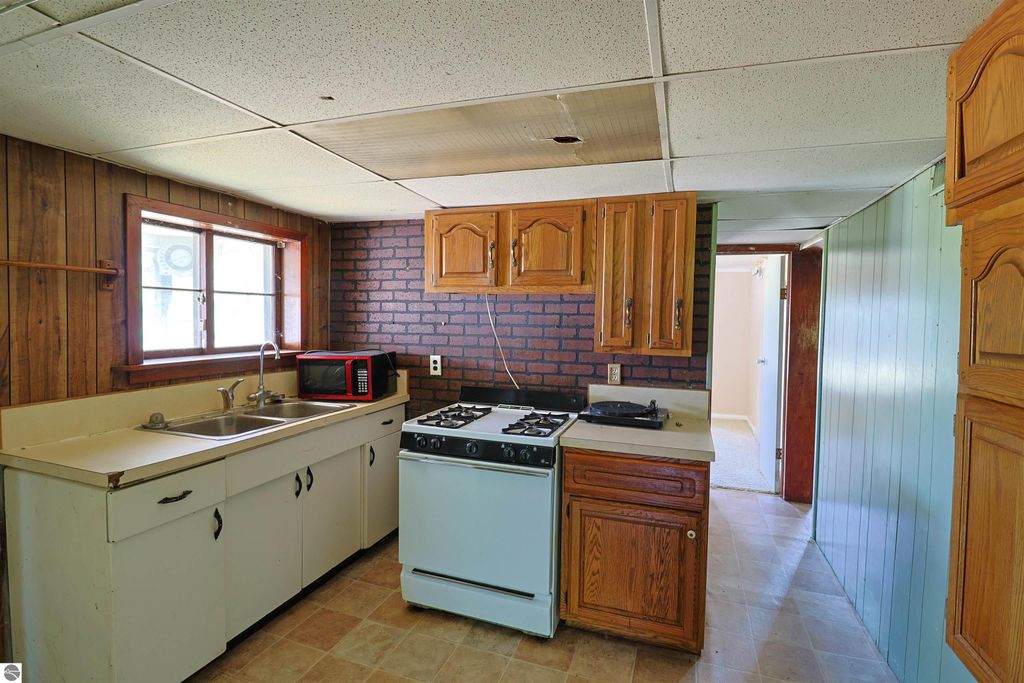 Image 18 of property listing at 3126 W Remus Road, Mt Pleasant, MI 48858