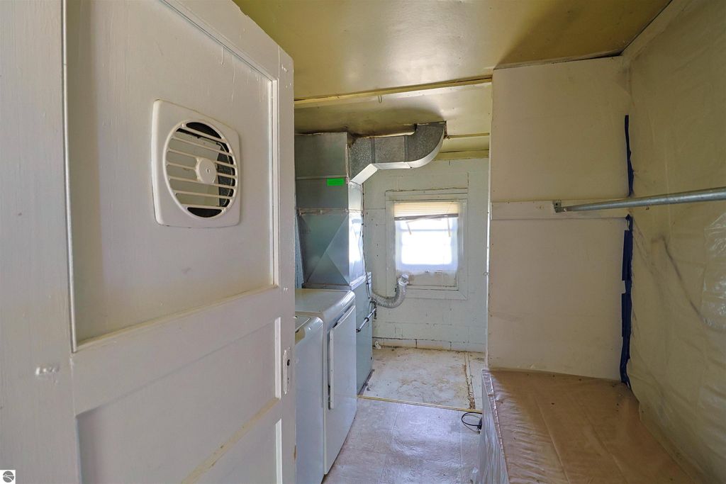 Image 21 of property listing at 3126 W Remus Road, Mt Pleasant, MI 48858