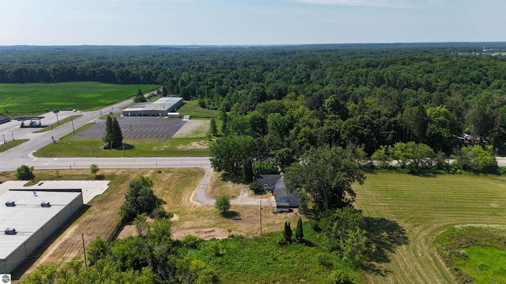 Image 3 of property listing at 3126 W Remus Road, Mt Pleasant, MI 48858