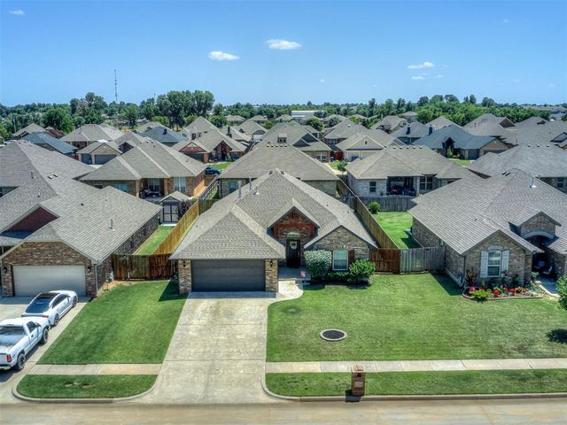 1724 W Blake Way, Mustang, OK 73064