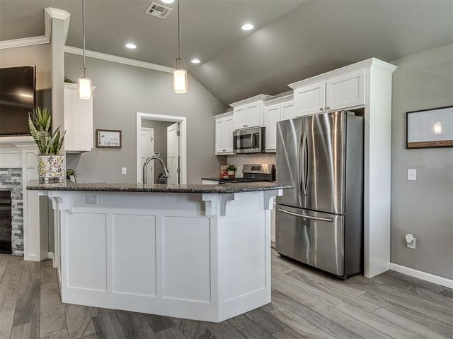 1724 W Blake Way, Mustang, OK 73064