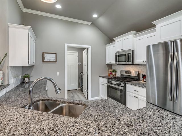 1724 W Blake Way, Mustang, OK 73064