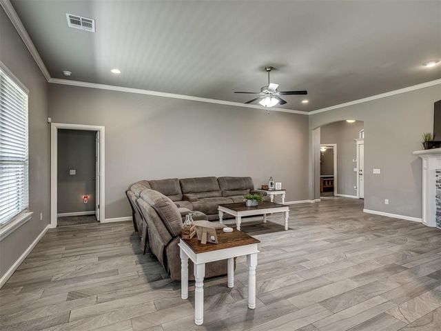 1724 W Blake Way, Mustang, OK 73064