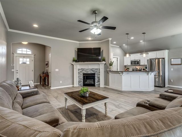 1724 W Blake Way, Mustang, OK 73064
