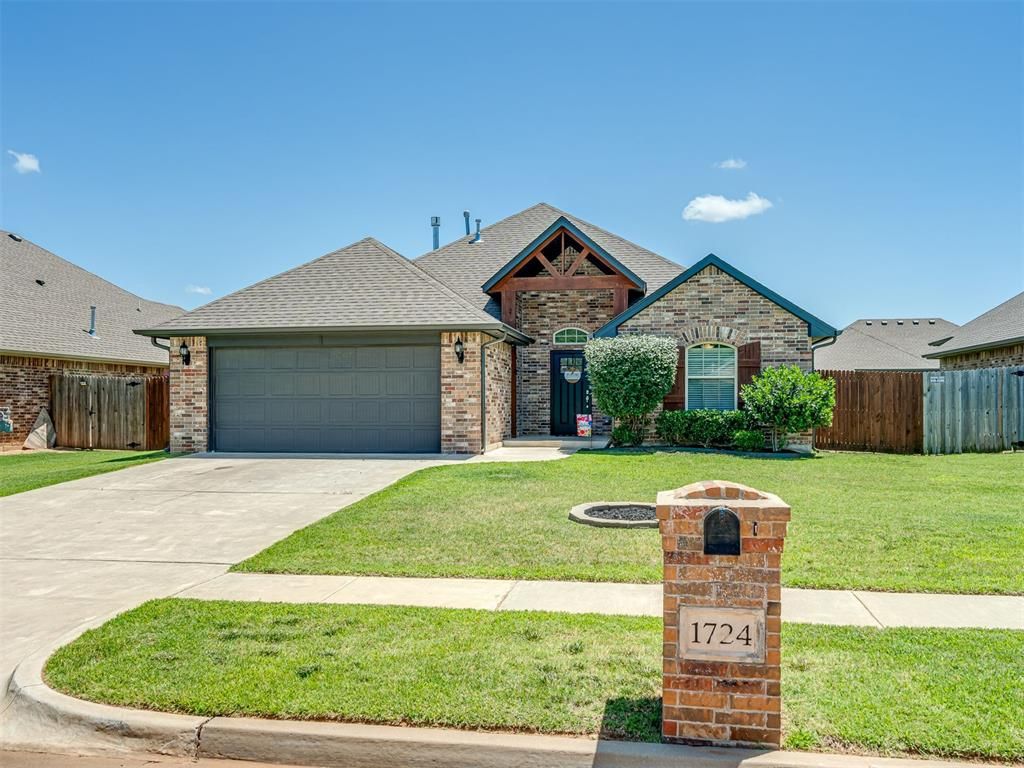 1724 W Blake Way, Mustang, OK 73064