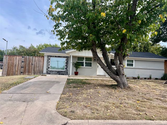 6308 N Stardust Drive, Watauga, TX 76148