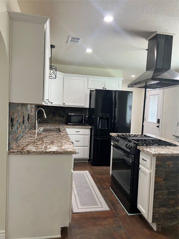 6308 N Stardust Drive, Watauga, TX 76148