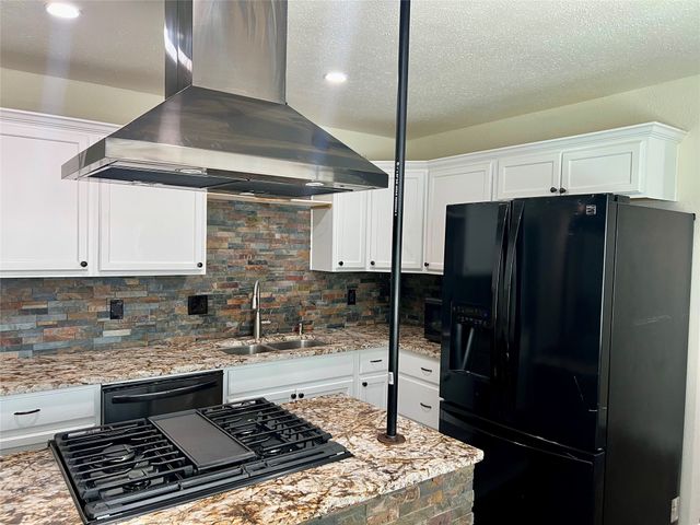 6308 N Stardust Drive, Watauga, TX 76148