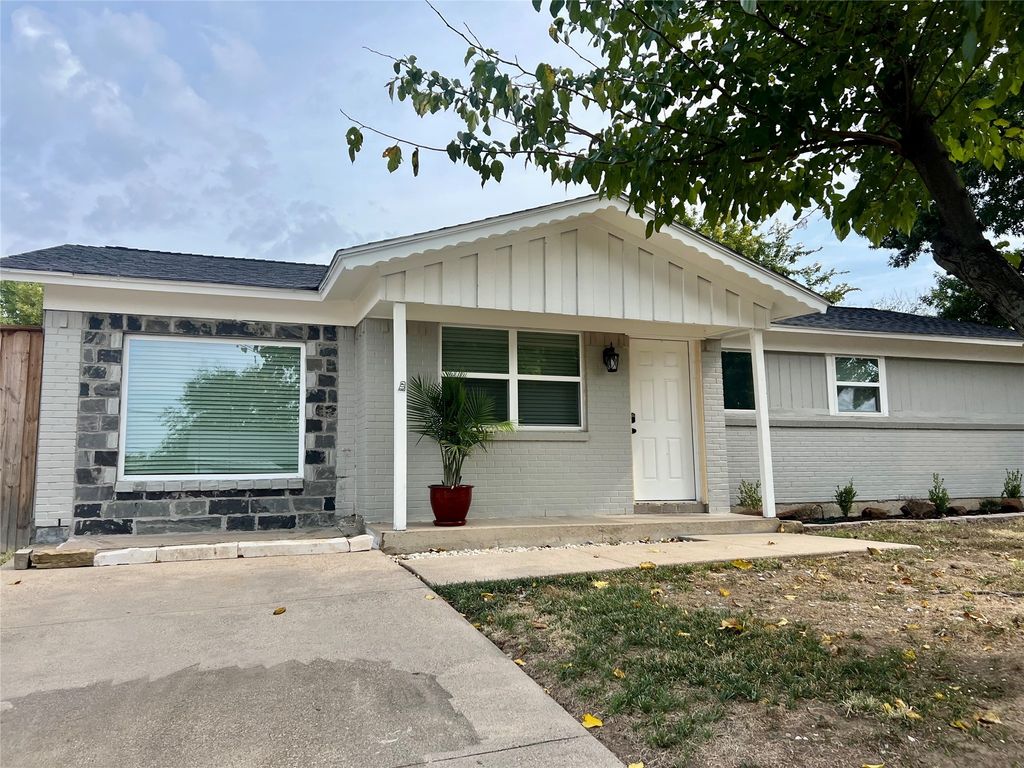 6308 N Stardust Drive, Watauga, TX 76148