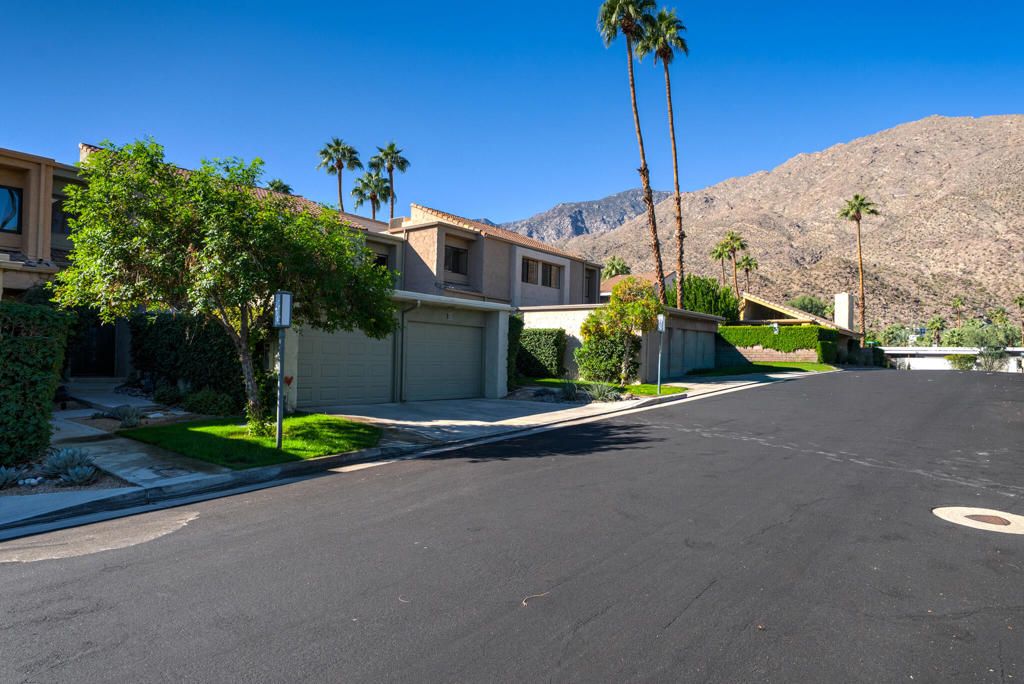 171 Calle Bravo, Palm Springs, CA 92264