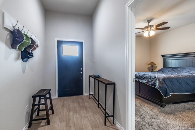 772 Crestview, Floresville, TX 78114