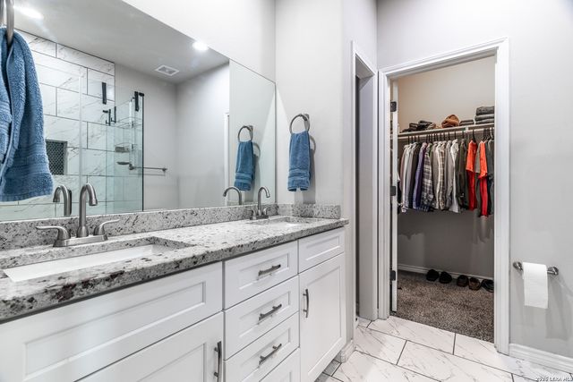 772 Crestview, Floresville, TX 78114