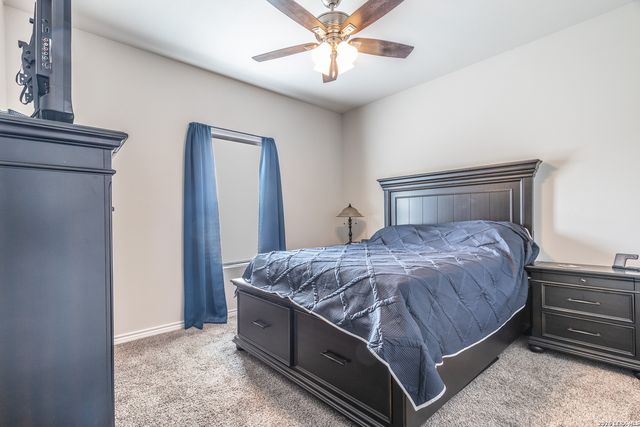 772 Crestview, Floresville, TX 78114