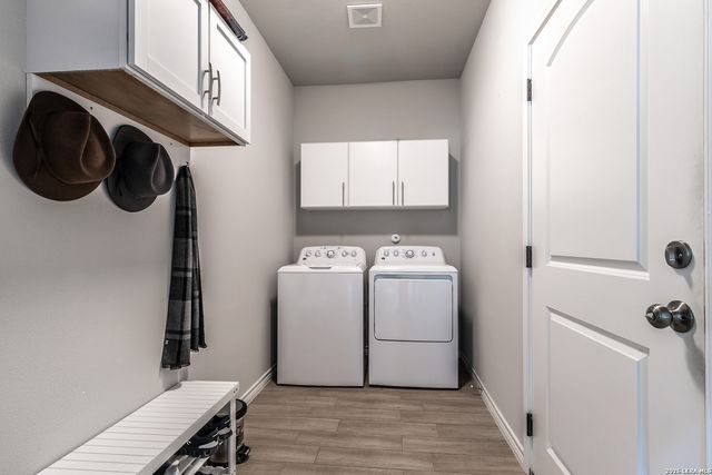 772 Crestview, Floresville, TX 78114