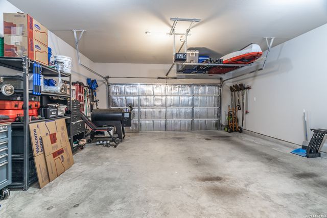 772 Crestview, Floresville, TX 78114