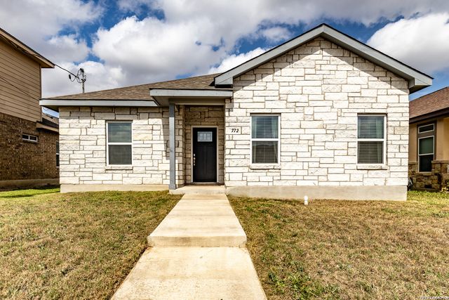 772 Crestview, Floresville, TX 78114