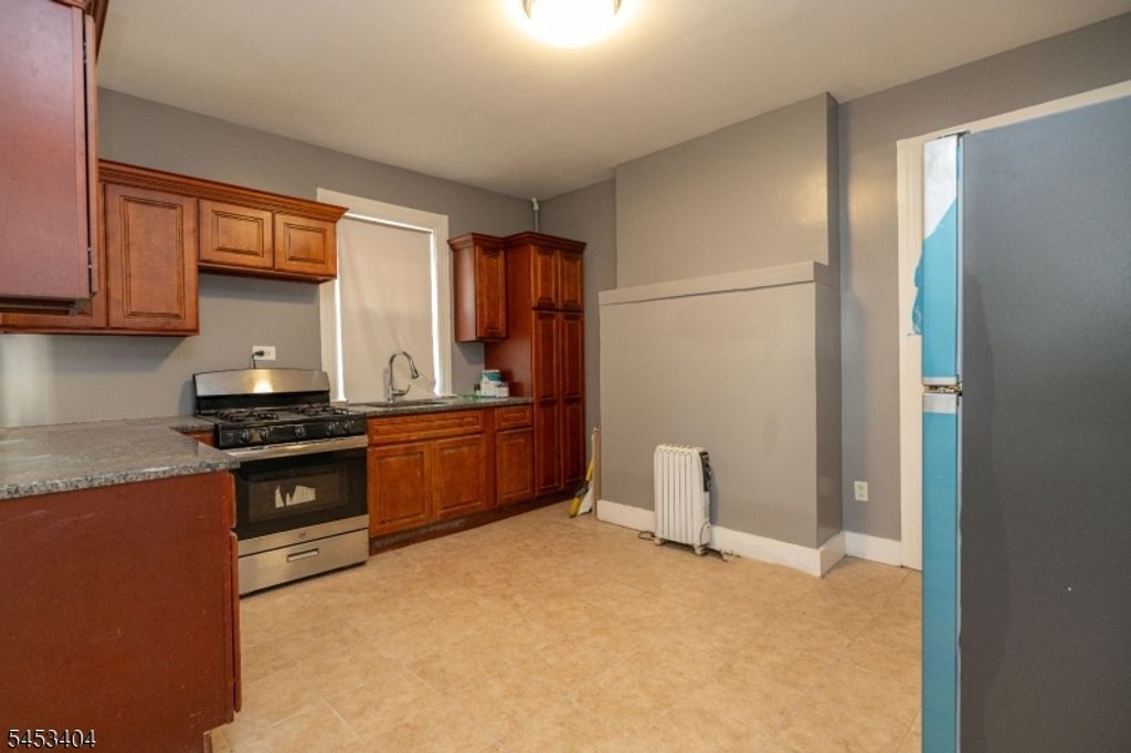 961 Lafayette St, Elizabeth City, NJ 07201 — photo 5