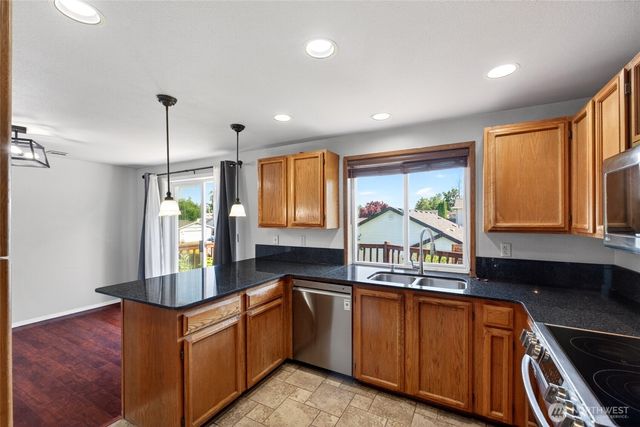 7106 190th Street Ct E, Puyallup, WA 98375
