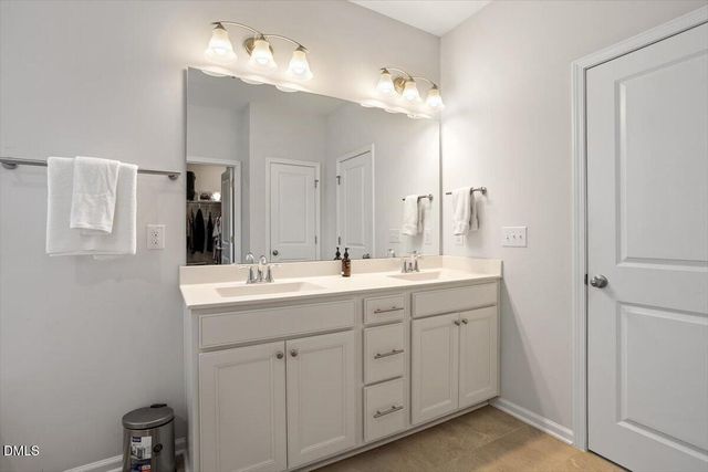 120 Seneca Shore Drive, Holly Springs, NC 27540