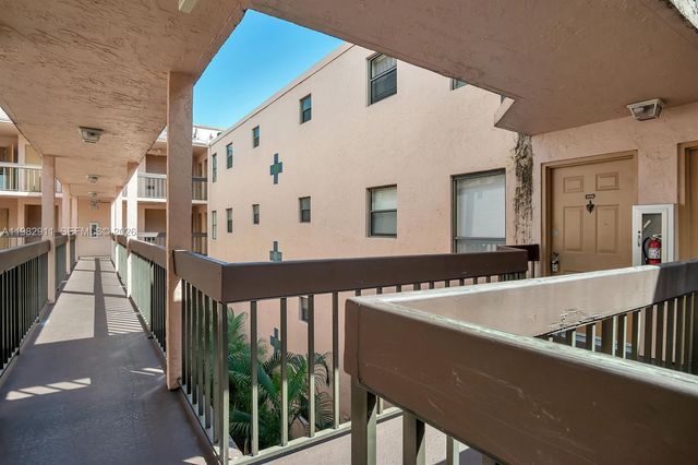 1750 N Congress Ave 307, West Palm Beach, FL 33401