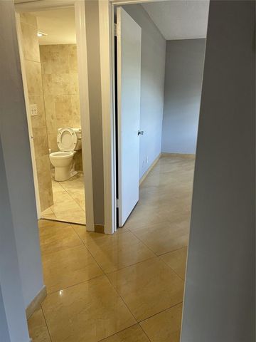 9272 SW 3rd Street 410, Boca Raton, FL 33428