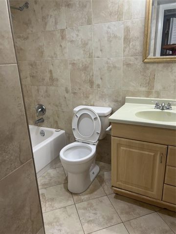 9272 SW 3rd Street 410, Boca Raton, FL 33428