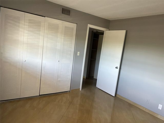 9272 SW 3rd Street 410, Boca Raton, FL 33428