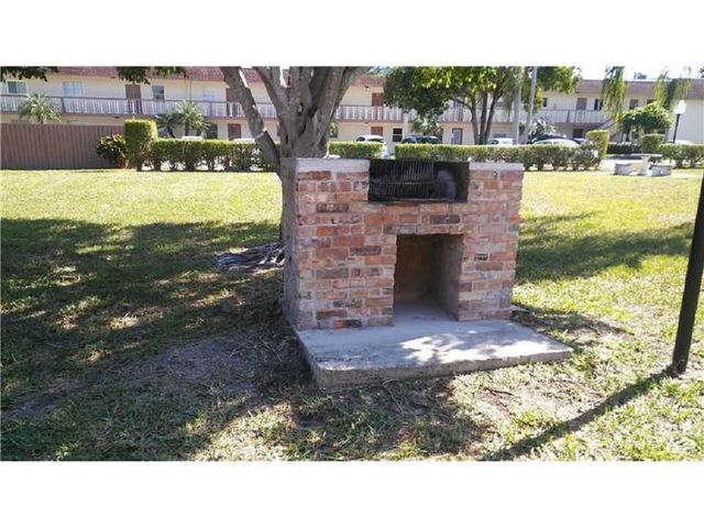 9272 SW 3rd Street 410, Boca Raton, FL 33428