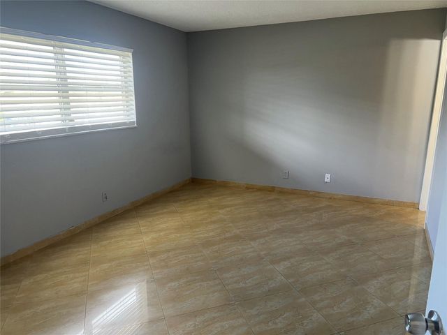 9272 SW 3rd Street 410, Boca Raton, FL 33428