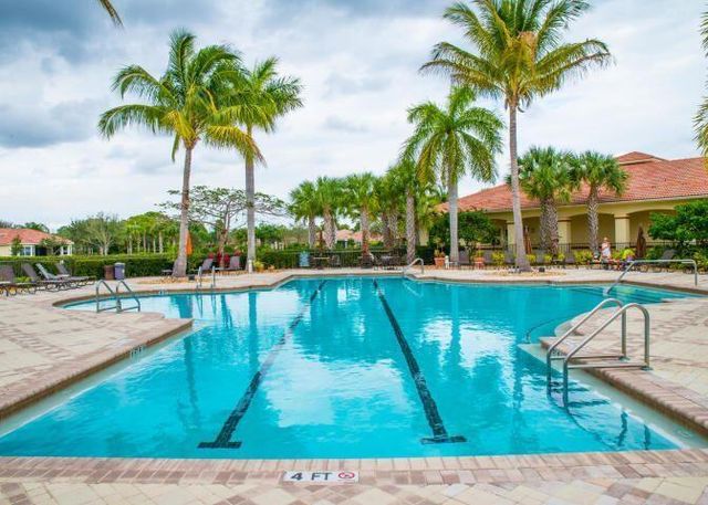 9926 Perfect Drive 18, Port St Lucie, FL 34986