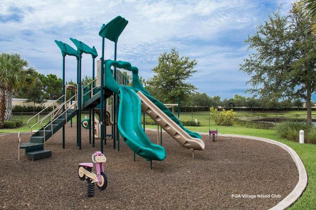 9926 Perfect Drive 18, Port St Lucie, FL 34986