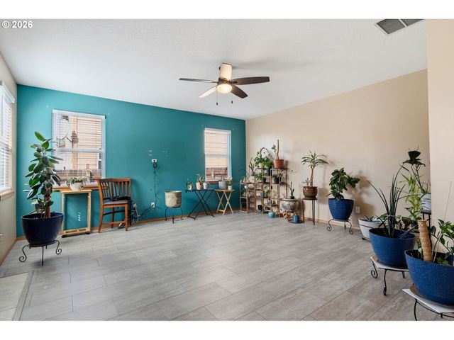 16907 Ne 9TH St, Vancouver, WA 98684