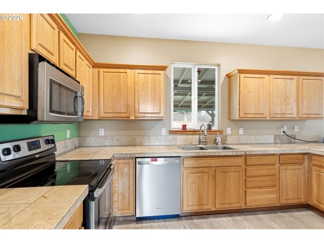 16907 Ne 9TH St, Vancouver, WA 98684