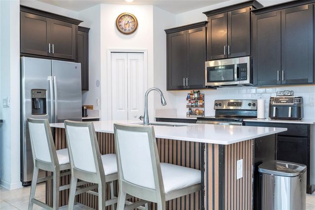 6935 DILLY LAKE AVENUE, Groveland, FL 34736