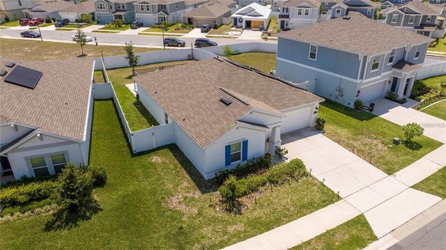 6935 DILLY LAKE AVENUE, Groveland, FL 34736