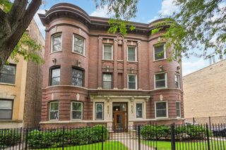 823 W Belle Plaine Avenue 1, Chicago, IL 60613