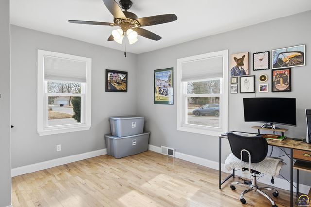 1721 SW High AVE, Topeka, KS 66604