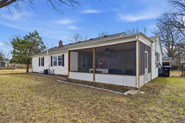 1721 SW High AVE, Topeka, KS 66604