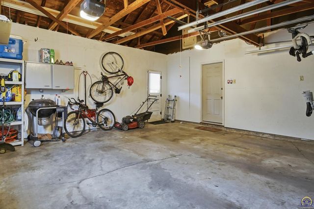 1721 SW High AVE, Topeka, KS 66604