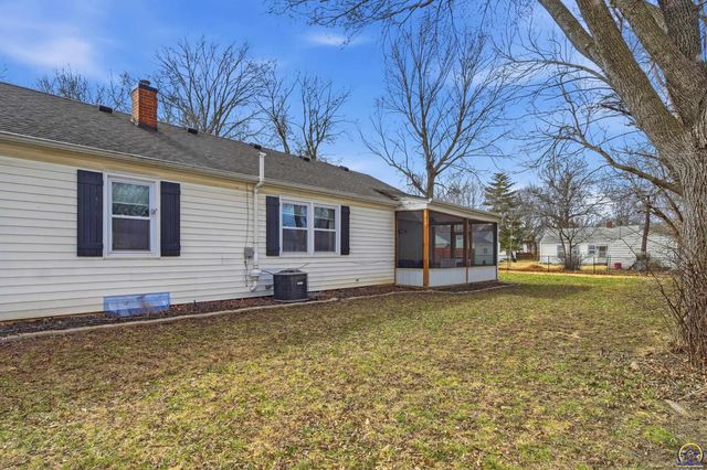 1721 SW High AVE, Topeka, KS 66604