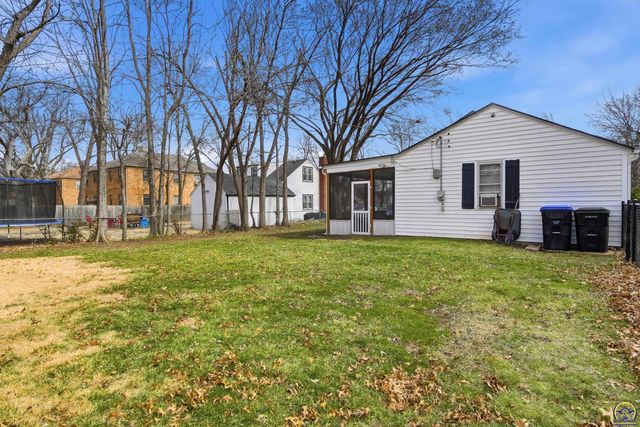 1721 SW High AVE, Topeka, KS 66604