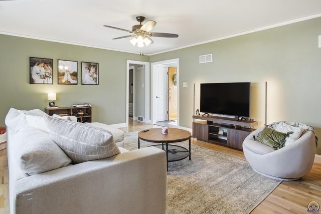 1721 SW High AVE, Topeka, KS 66604