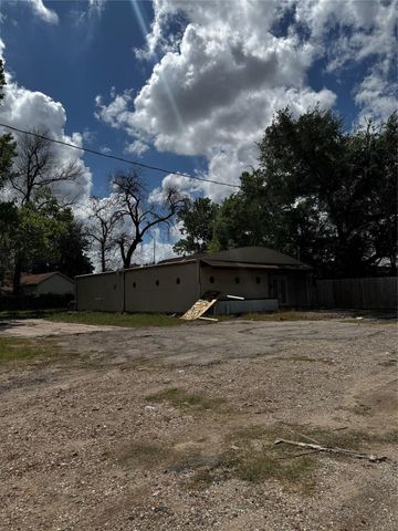 7444 Avenue P, Houston, TX 77011