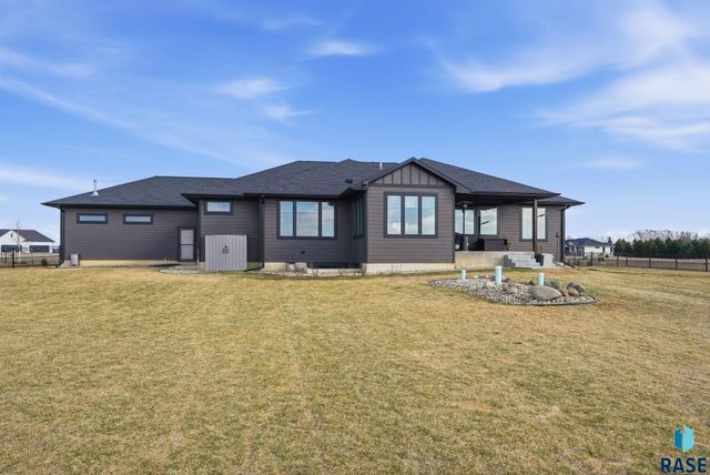 47967 Meadowlark St Street, Harrisburg, SD 57032