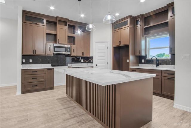 1416 N Rockport Street, Alton, TX 78573