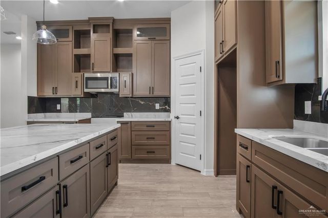 1416 N Rockport Street, Alton, TX 78573