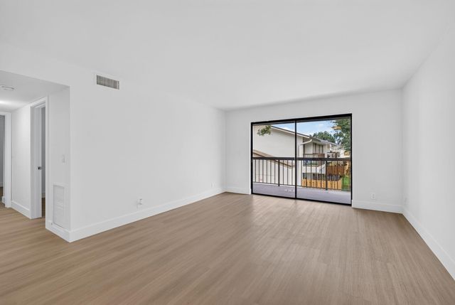 3404 Gardens E Drive 21B, Palm Beach Gardens, FL 33410