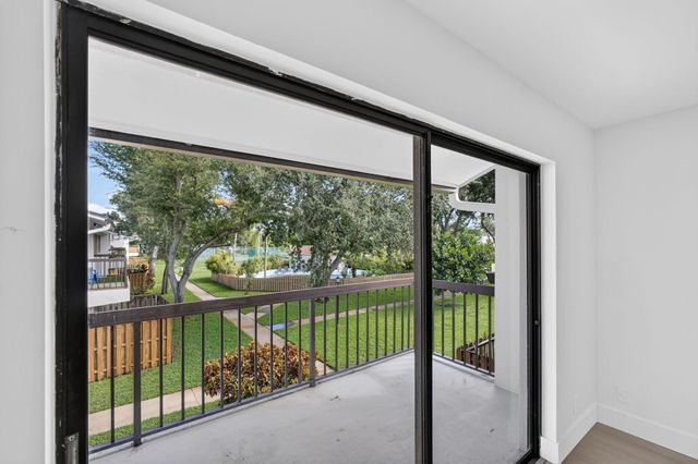 3404 Gardens E Drive 21B, Palm Beach Gardens, FL 33410