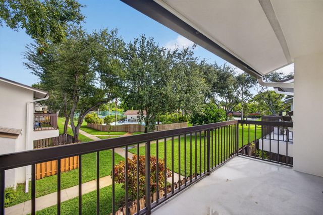3404 Gardens E Drive 21B, Palm Beach Gardens, FL 33410