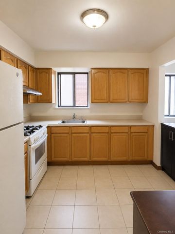 5831 136th Street, Flushing, NY 11355